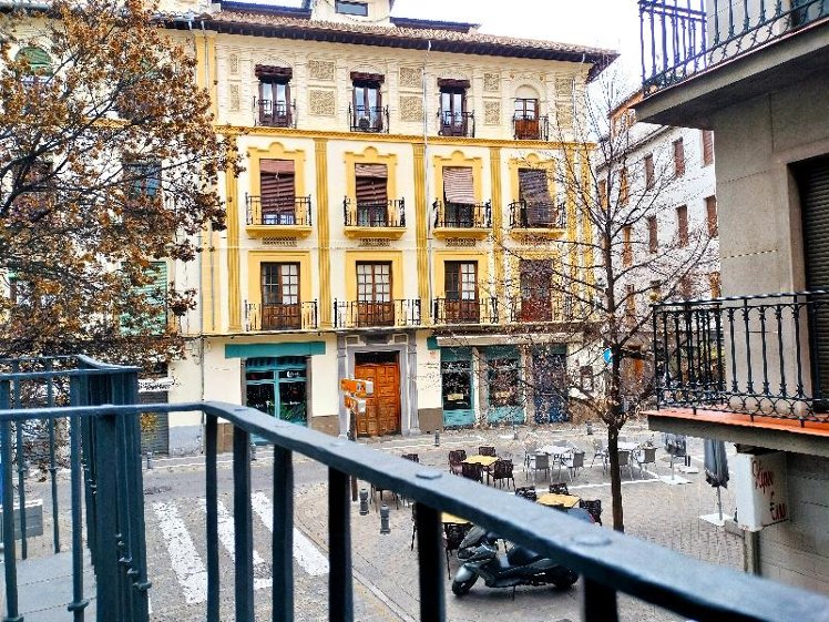 TRIPLE WITH BALCONY Room