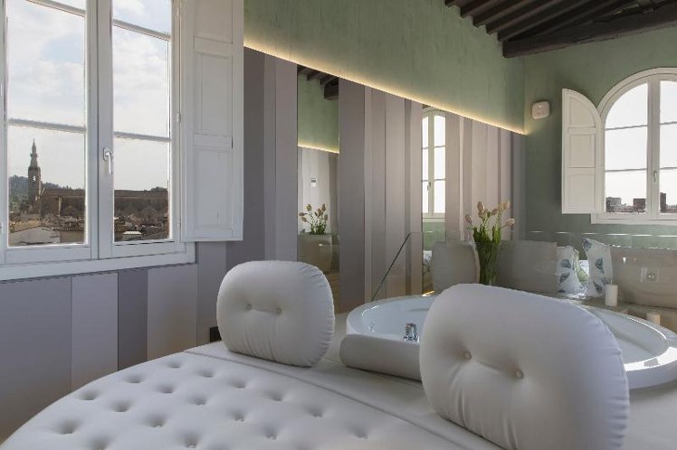SUITE DELUXE CITY VIEW Room
