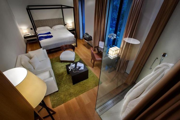 DOUBLE KING SIZE BED Room