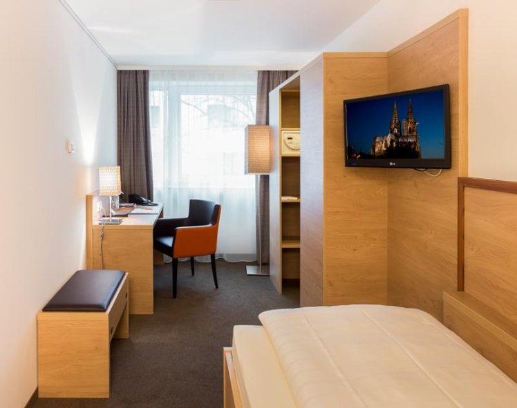 SINGLE STANDARD Room