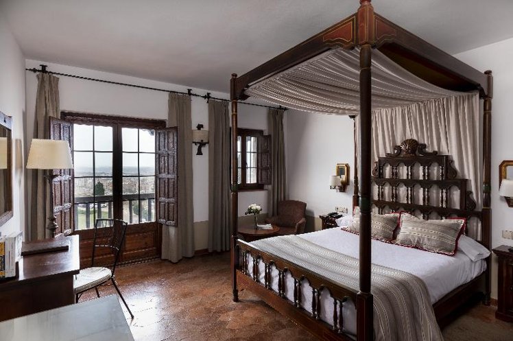 JUNIOR SUITE STANDARD Room