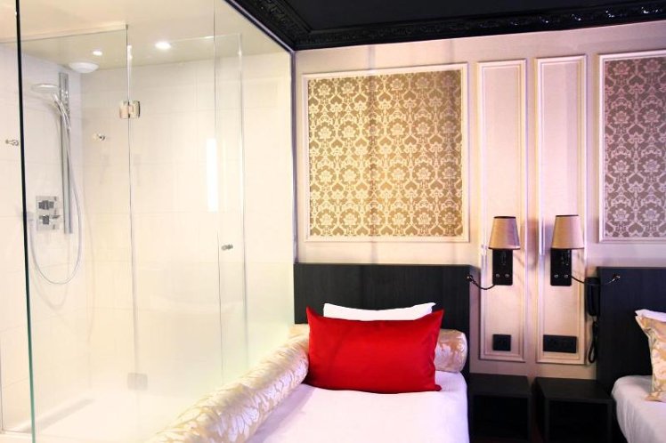 TRIPLE SUPERIOR Room