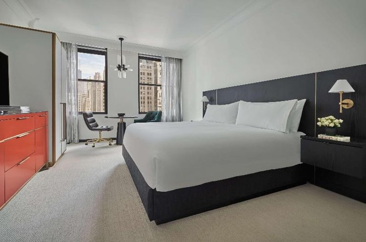 DOUBLE KING SIZE BED Room
