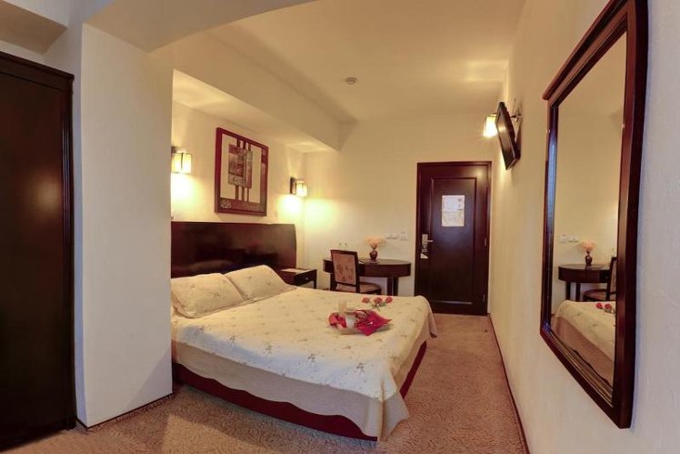 DOUBLE STANDARD Room