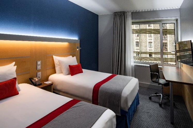 TWIN CANAL VIEW Room
