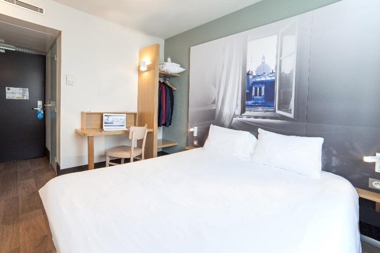 QUADRUPLE STANDARD Room