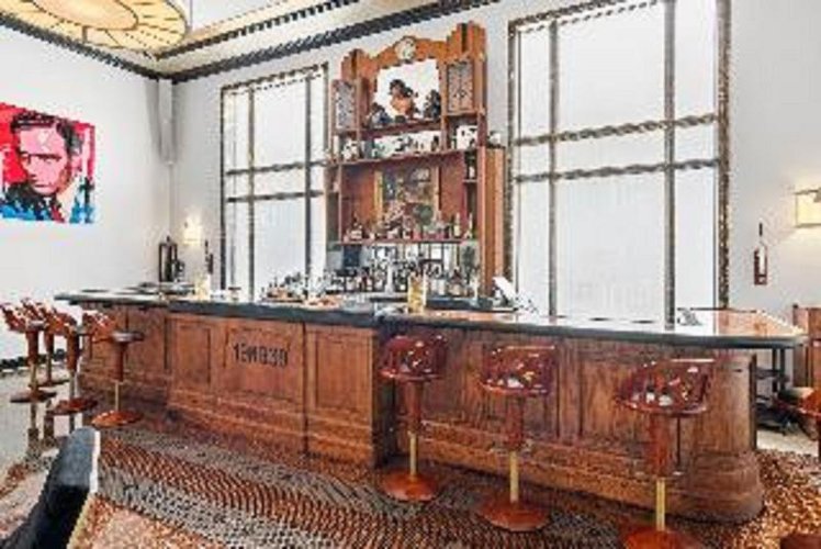Bar