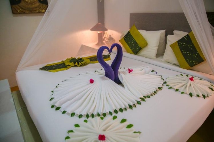 STUDIO QUEEN SIZE BED Room