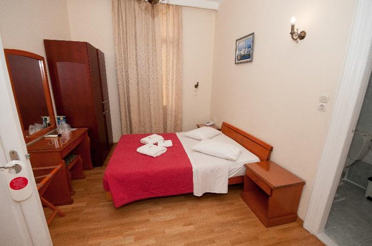 QUADRUPLE STANDARD Room