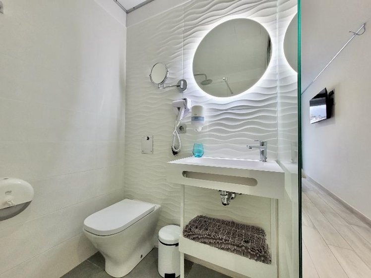 DOUBLE WITH BALCONY Room