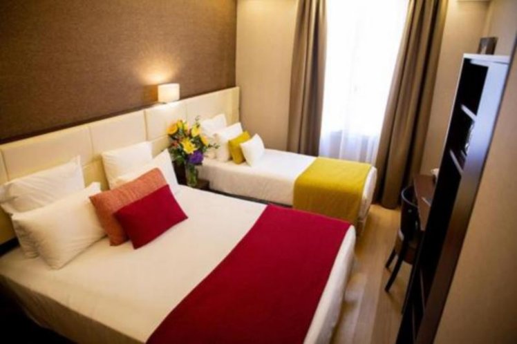 TRIPLE SUPERIOR Room