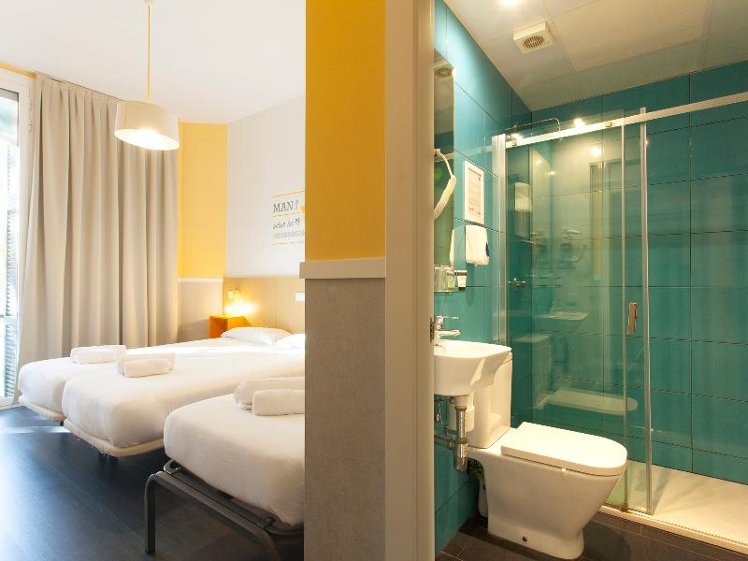 TRIPLE STANDARD Room