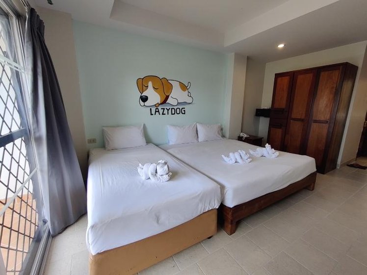 TRIPLE STANDARD Room