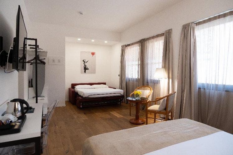 QUADRUPLE STANDARD Room
