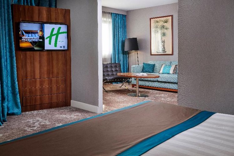 SUITE KING SIZE BED Room