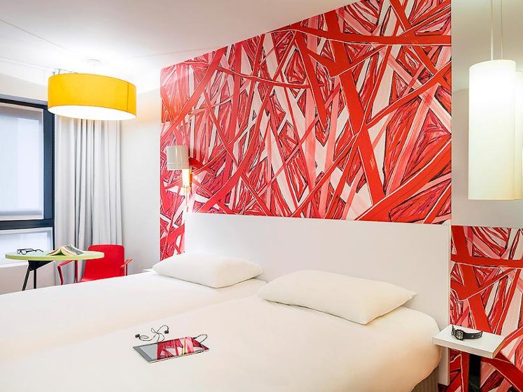 DOUBLE WITH DOUBLE BED Room