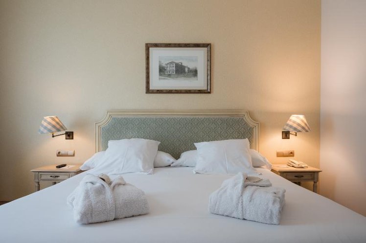DOUBLE SINGLE USE STANDARD Room