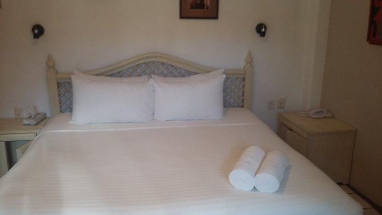 DOUBLE KING SIZE BED Room
