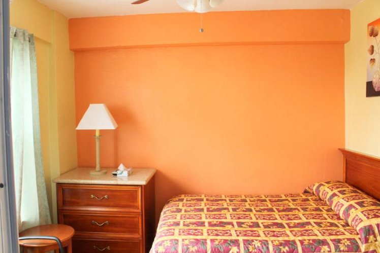 Room WITH SHARED BATHROOM Room