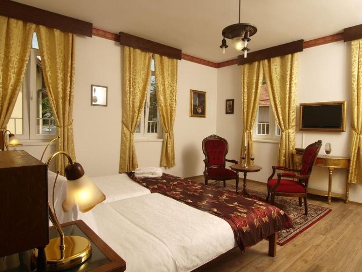 TWIN SUPERIOR Room