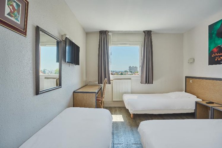TRIPLE STANDARD Room