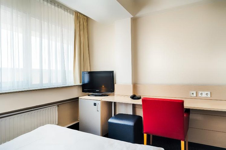 SINGLE STANDARD Room