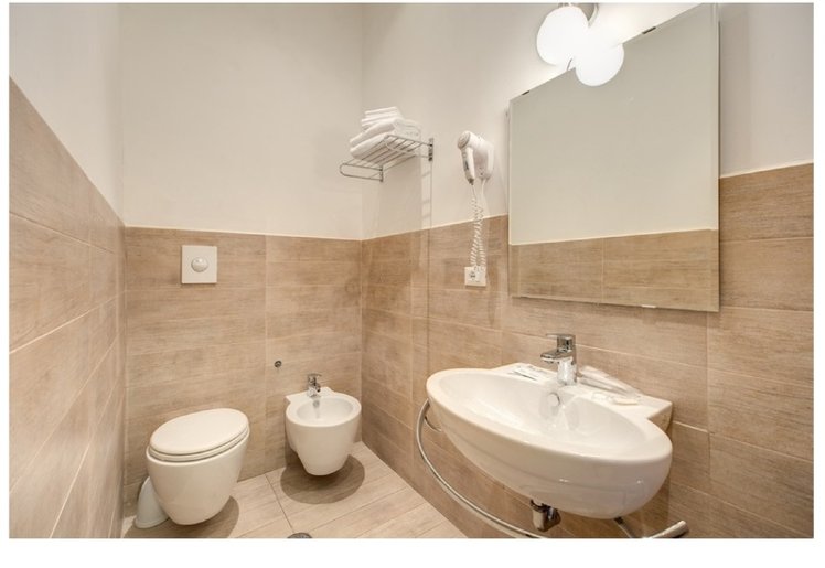 TRIPLE STANDARD Room