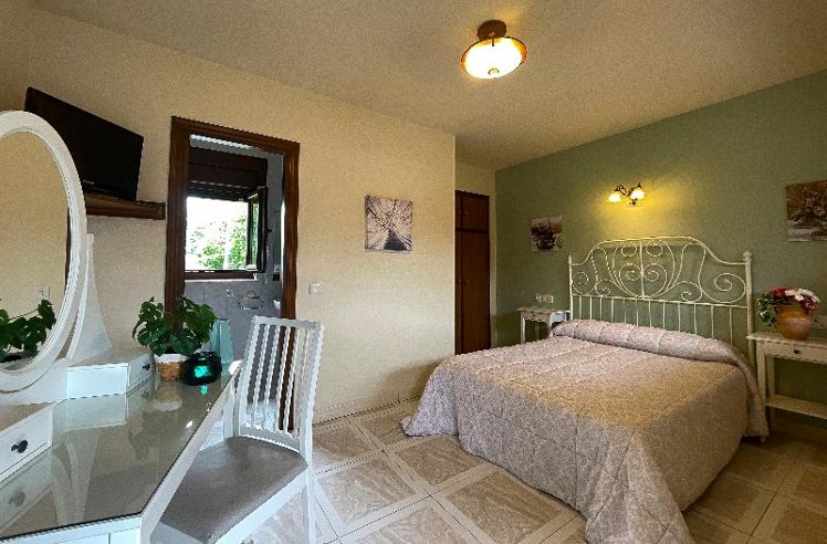 DOUBLE WITH DOUBLE BED Room