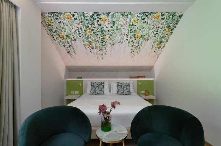 DOUBLE KING SIZE BED Room