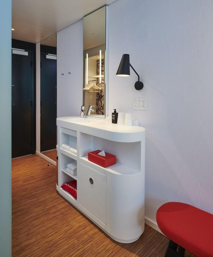DOUBLE KING SIZE BED Room