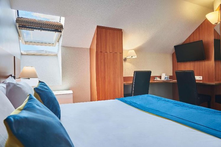 DOUBLE STANDARD Room