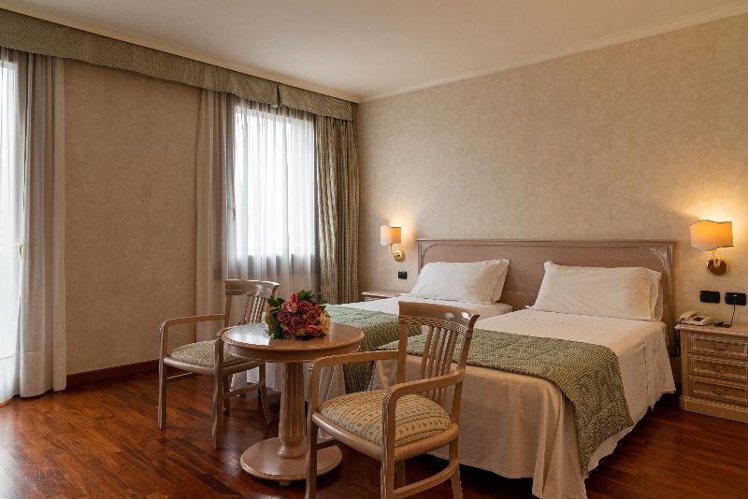 DOUBLE SINGLE USE SUPERIOR Room