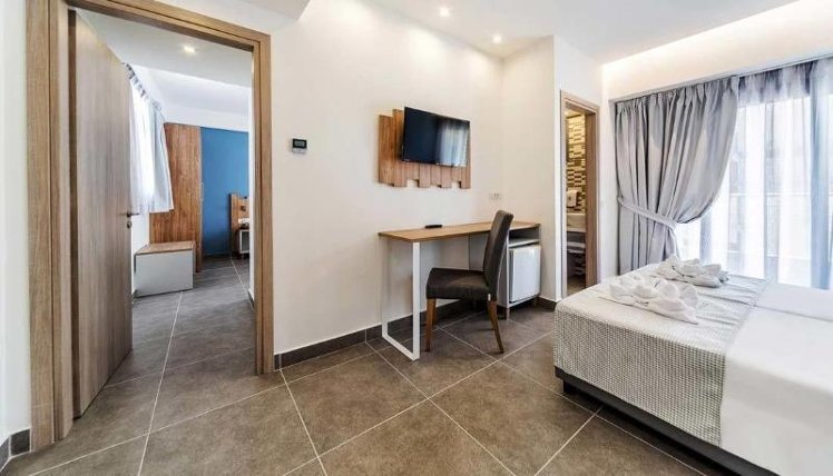 JUNIOR SUITE STANDARD Room