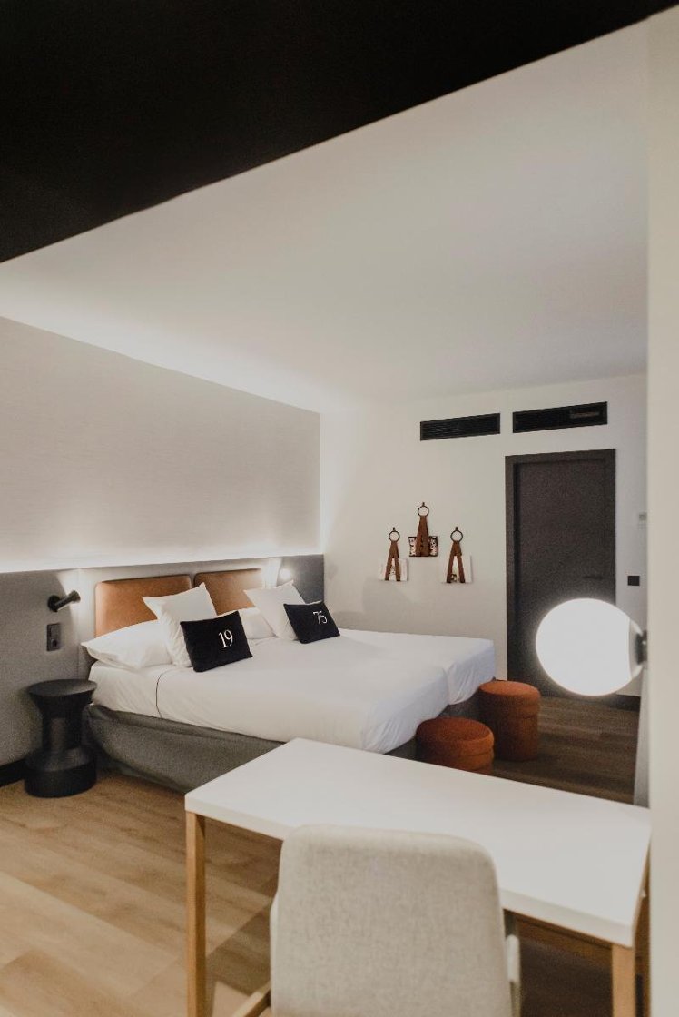 DOUBLE SINGLE USE INNER Room