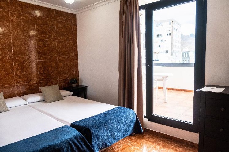 DOUBLE SINGLE USE CAPACITY 1 Room