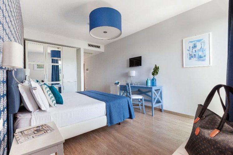 DOUBLE STANDARD Room