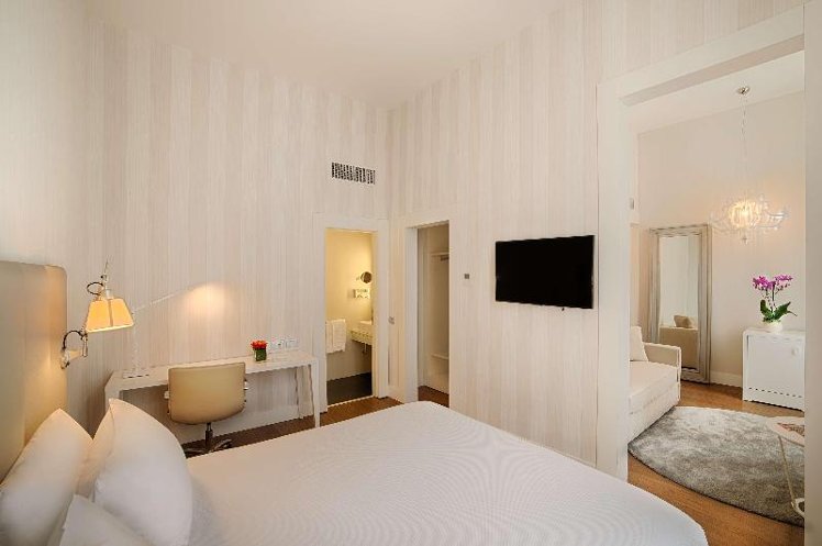 JUNIOR SUITE CAPACITY 1 Room