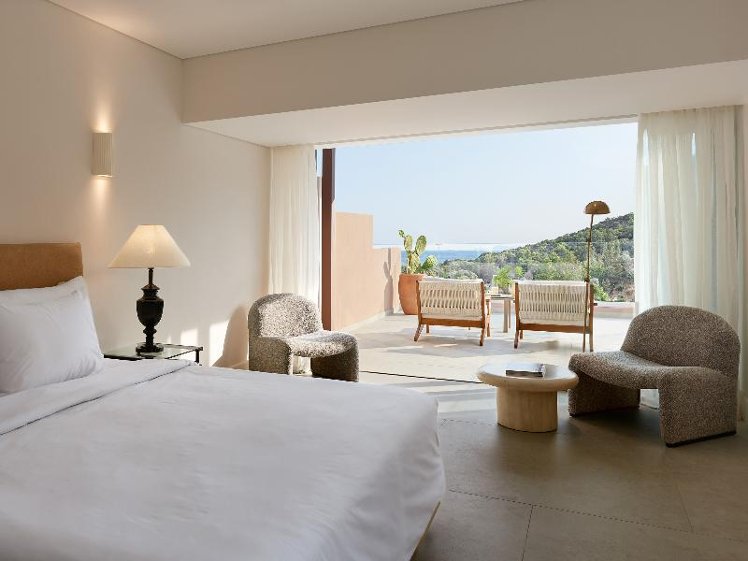 FAMILY ROOM DELUXE SIDE SEA VIEW Room