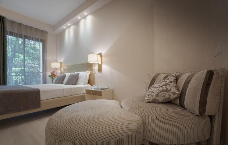 DOUBLE KING SIZE BED Room