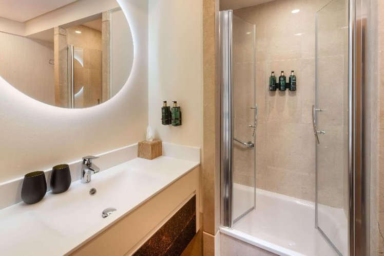 JUNIOR SUITE STANDARD Room