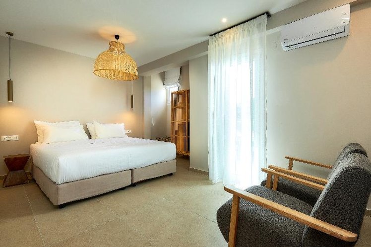 DOUBLE SUPERIOR Room