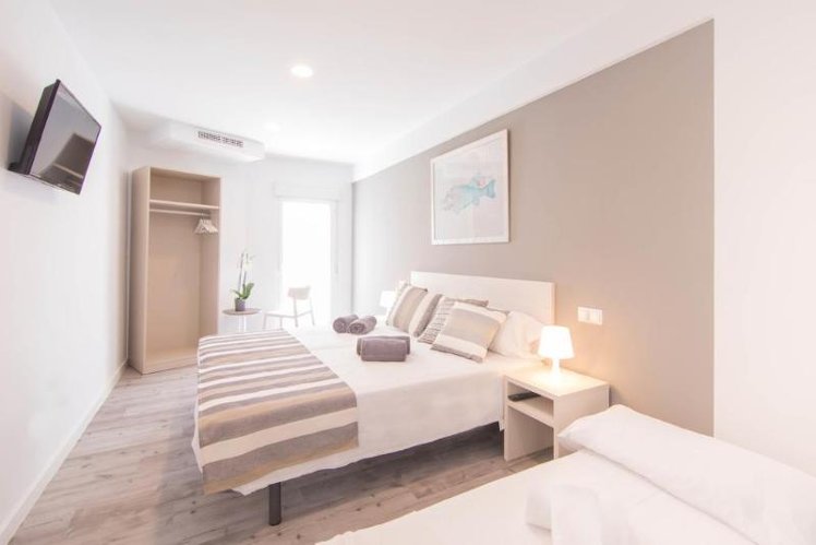 TRIPLE STANDARD Room