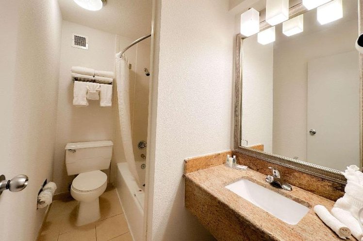 DOUBLE KING SIZE BED Room