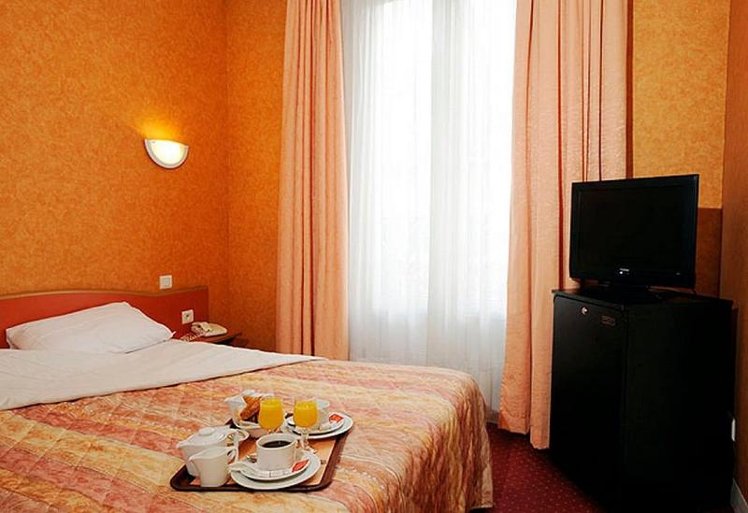 TRIPLE STANDARD Room