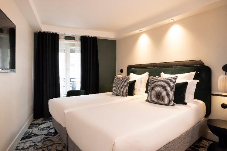 DOUBLE SUPERIOR Room