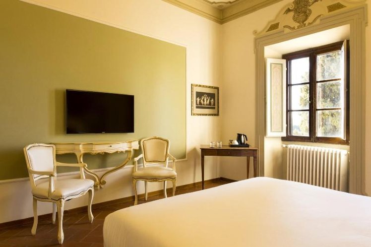 DOUBLE SUPERIOR KING BED Room