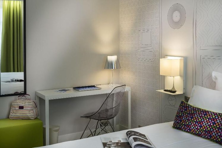 DOUBLE STANDARD Room