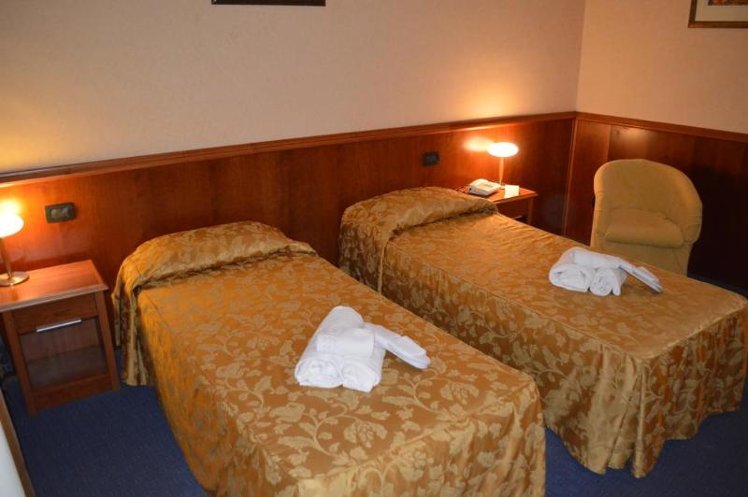 TWIN SUPERIOR Room
