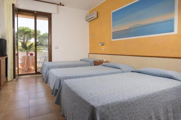 TRIPLE STANDARD Room
