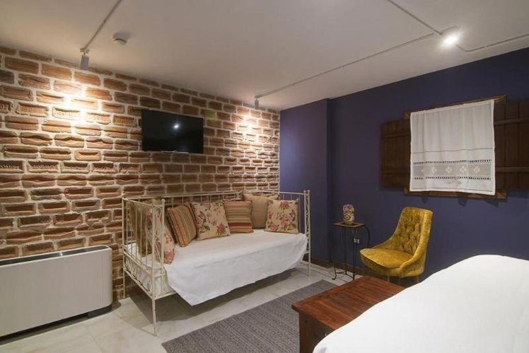 TRIPLE STANDARD Room